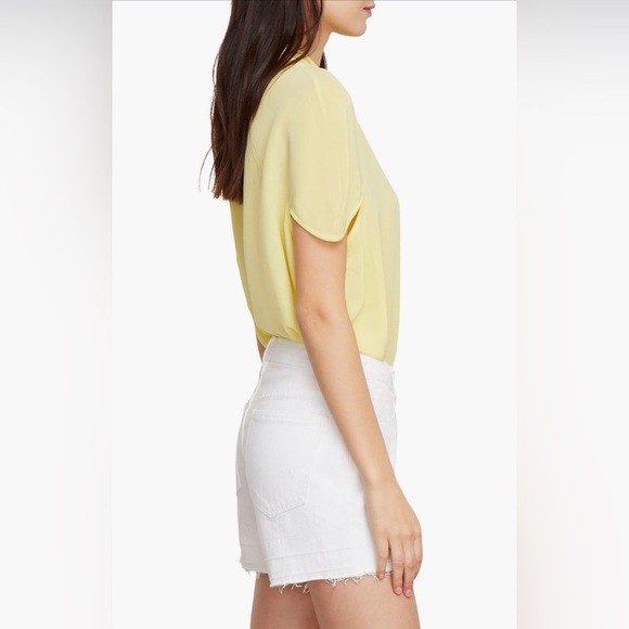 NWT HABITUAL Lennon Silk Blouse Lemon Verbena Yellow Short Sleeve Button Medium - Picture 3 of 8